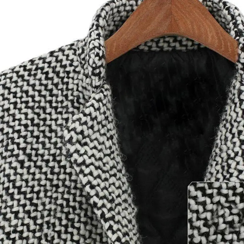 Amès – Elegant and Warm Coat
