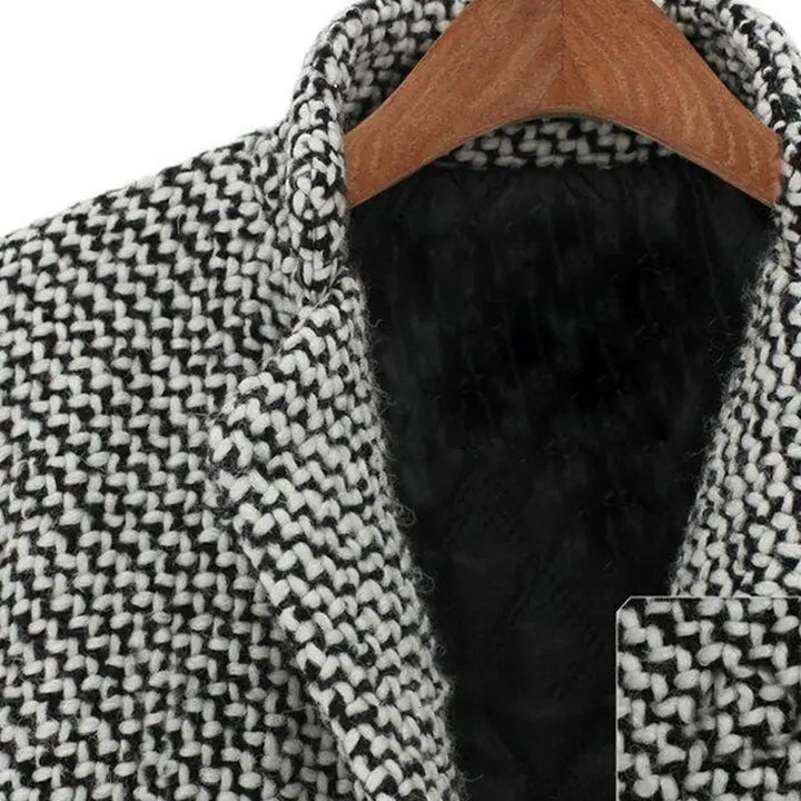 Amès – Elegant and Warm Coat